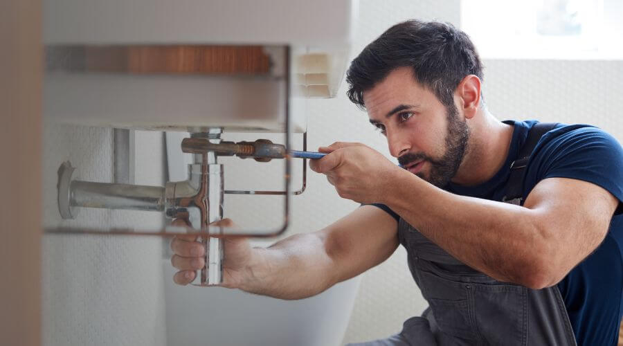 Hot water issue at sink in Fowlerton, IN